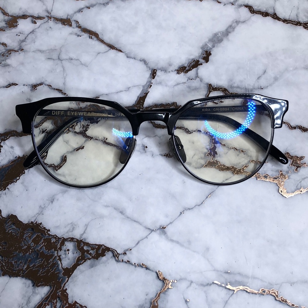 Never worn Diff reading glasses